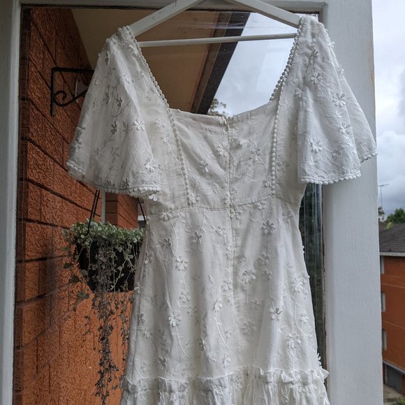 Showpo - Fancy A Spritz Square Neck Mini Dress In White Embroidery/ AU Size 8 - Picture 4 of 6